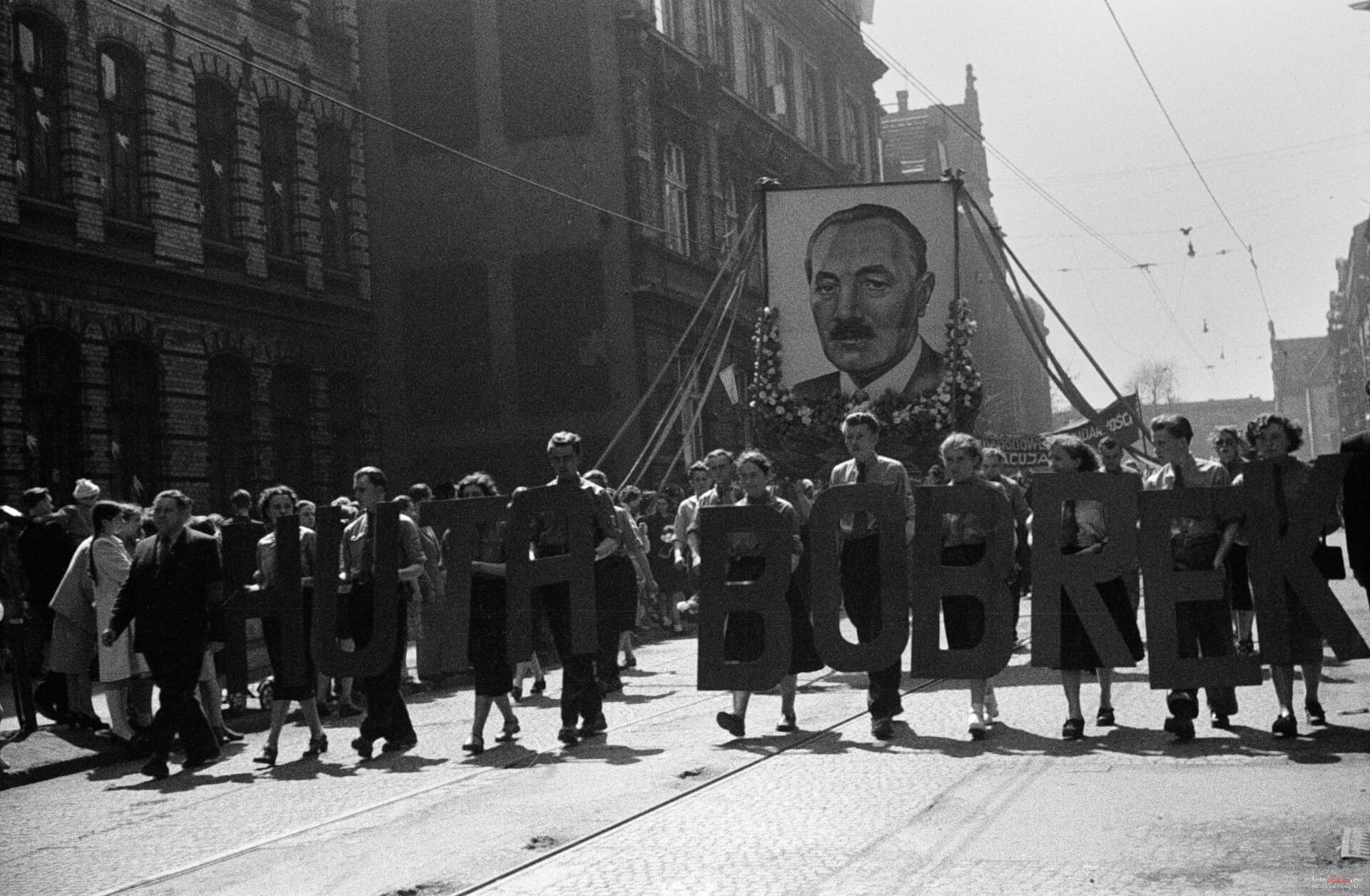 Historyczny spacer ulicą Piekarską