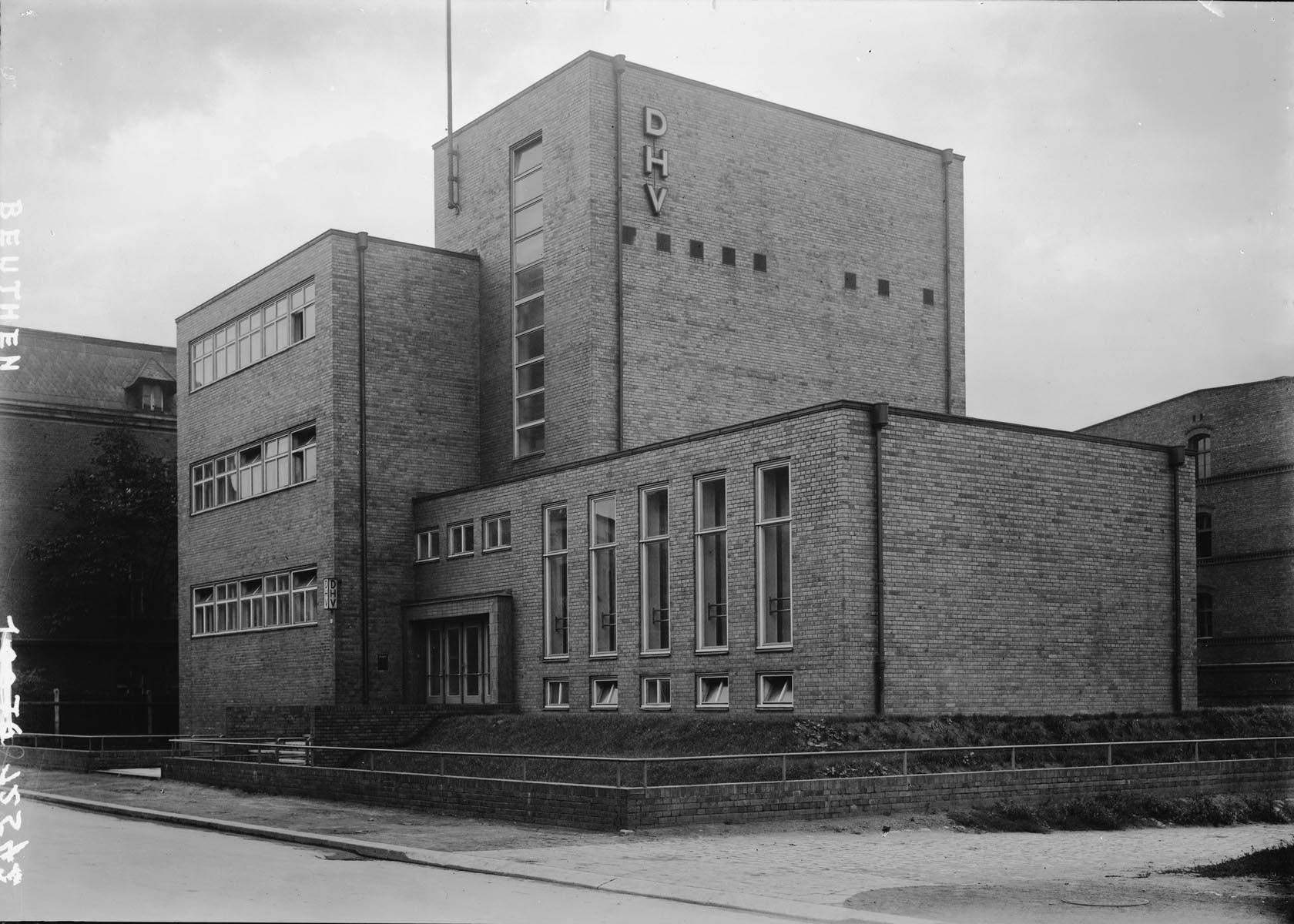 Niemiecka architektura międzywojennego Śląska