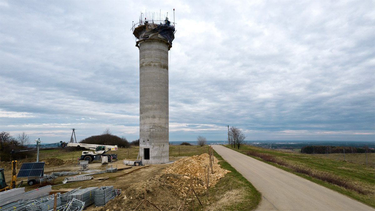 Budowa wieży radiolokacyjnej lotniska w Pyrzowicach