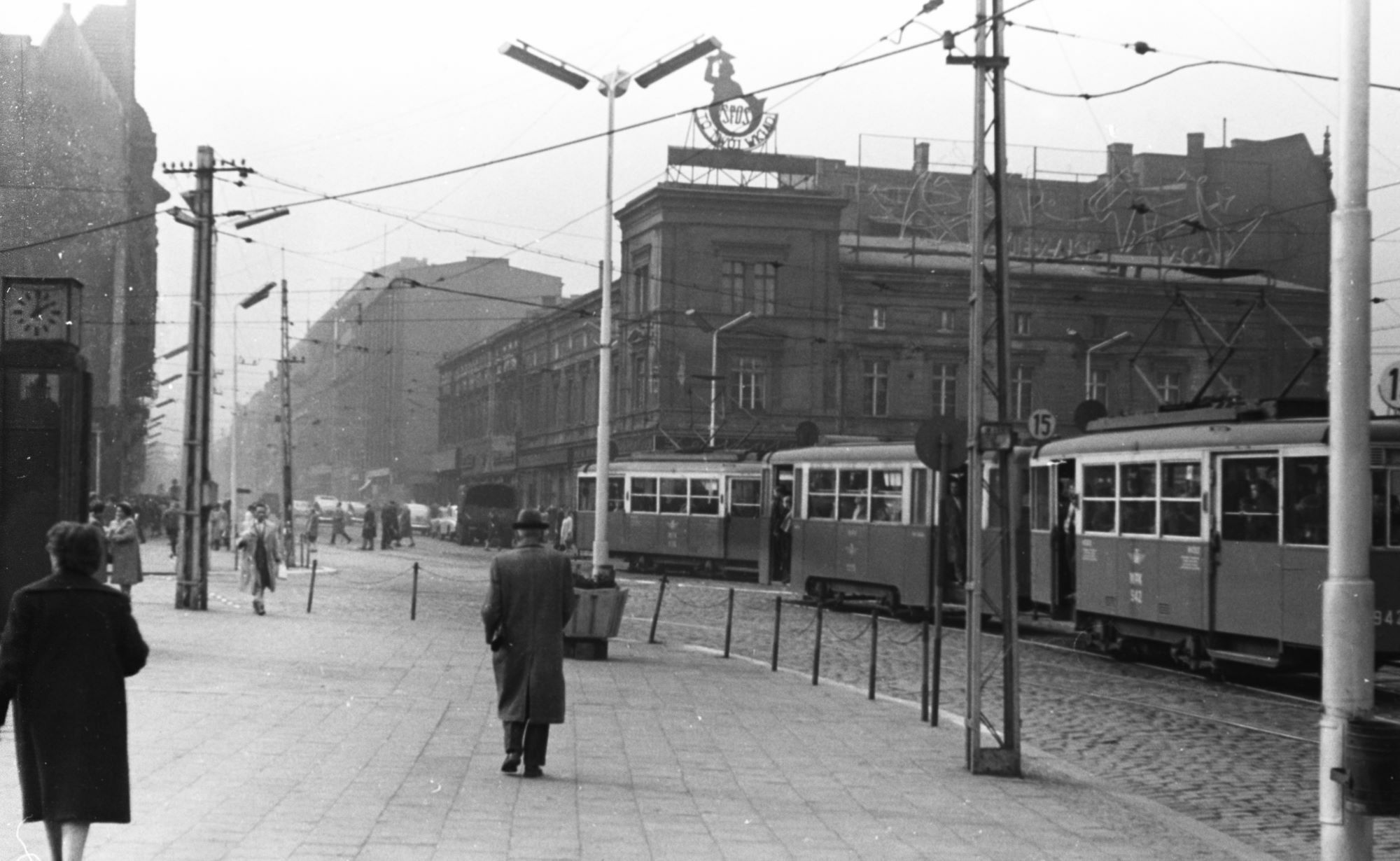 Katowice lata60 archiwalne rynek 04 fortepan