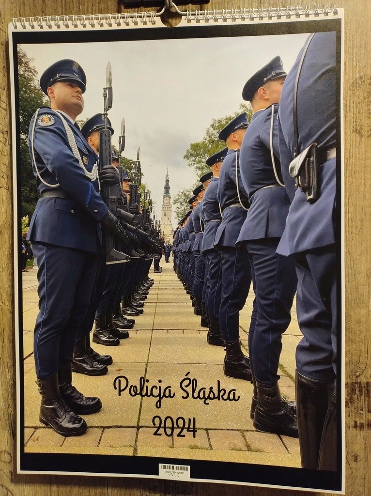 Slascy policjanci zagraja z wosp 1