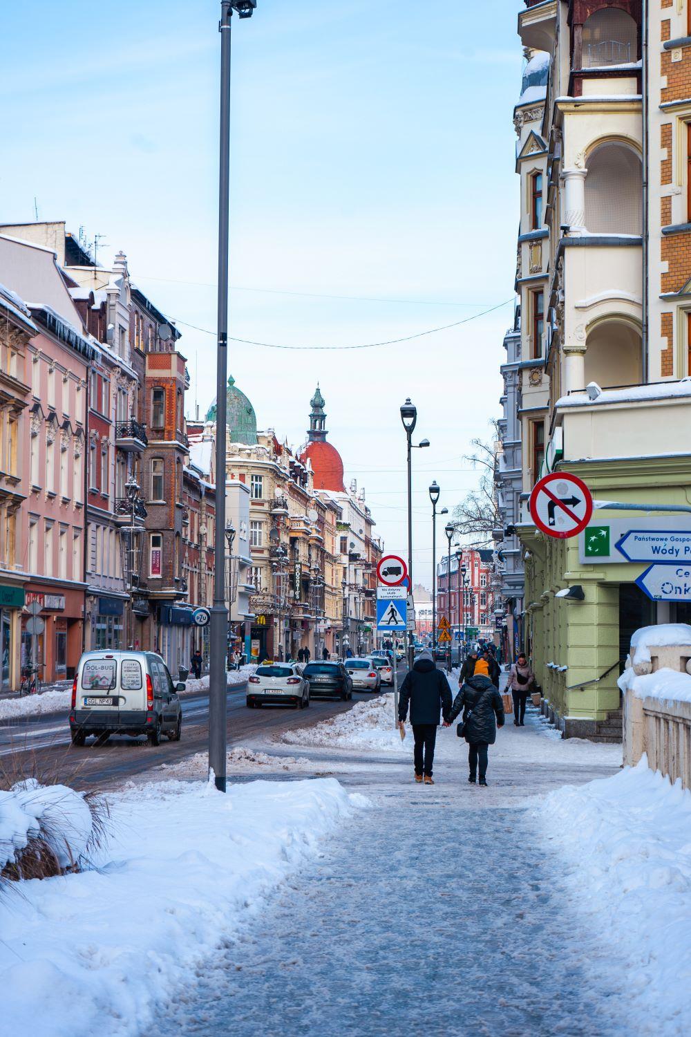 Ulica zwyciestwa gliwice zima 12