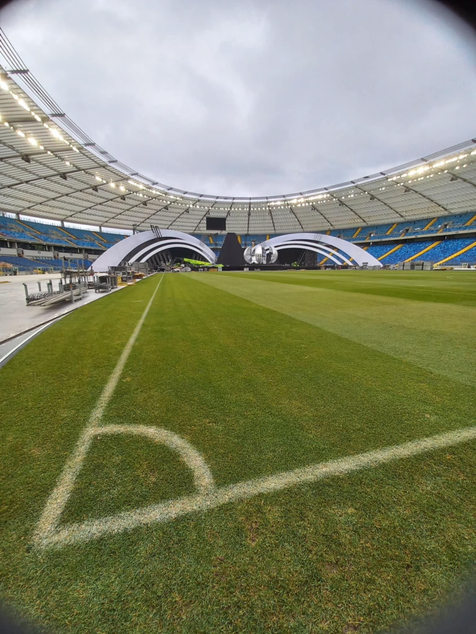 Budowa sceny Sylwester z Dwójką, Stadion Śląski, Chorzów