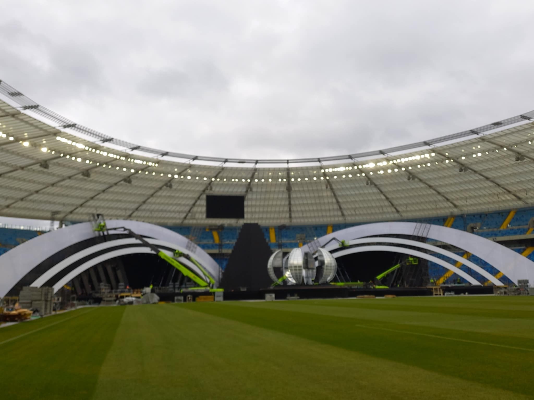 Budowa sceny Sylwester z Dwojka Stadion Slaski 23