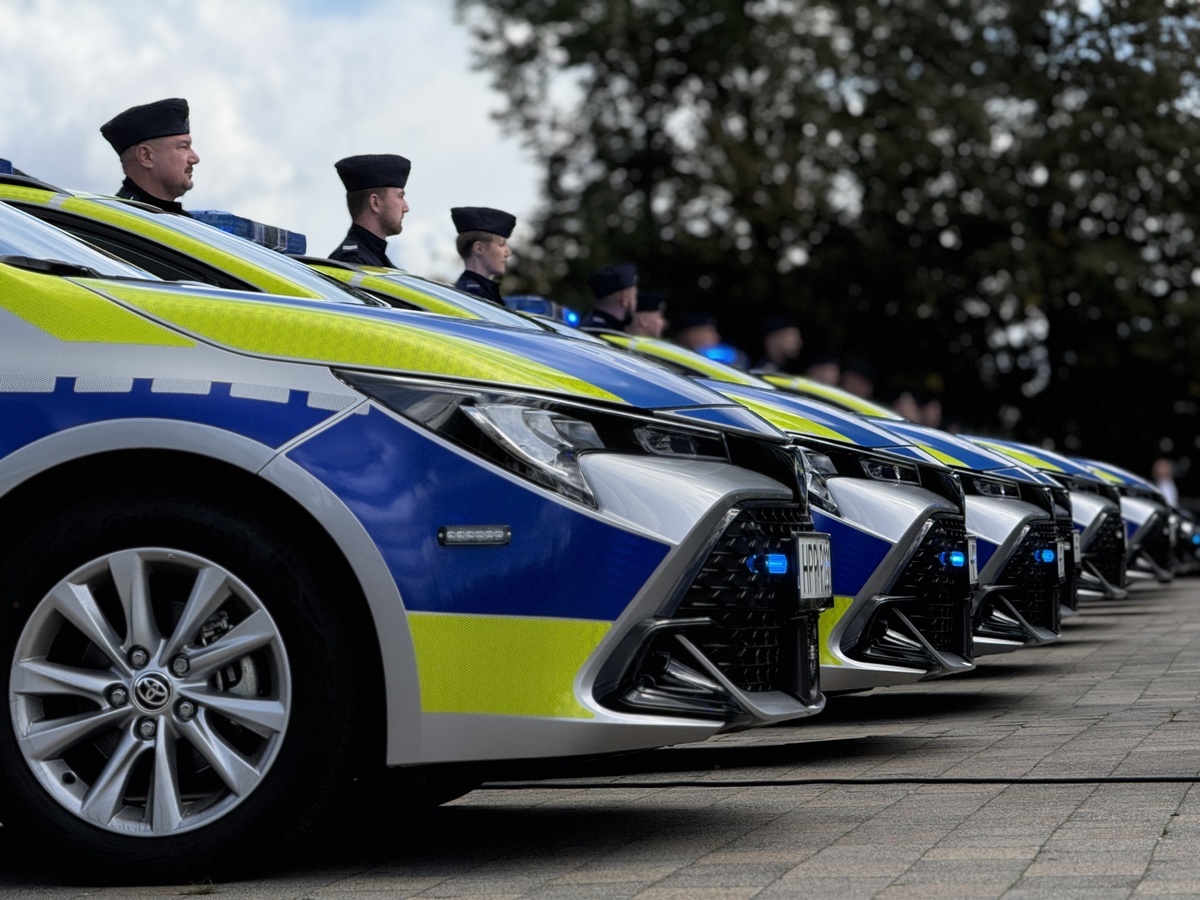 Nowe samochody Śląskiej Policji