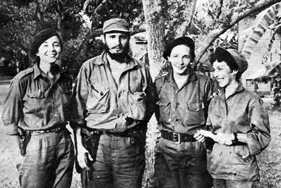 Od lewej: Celia Sanchez Manduley, Raúl, Fidel i Vilma Castro