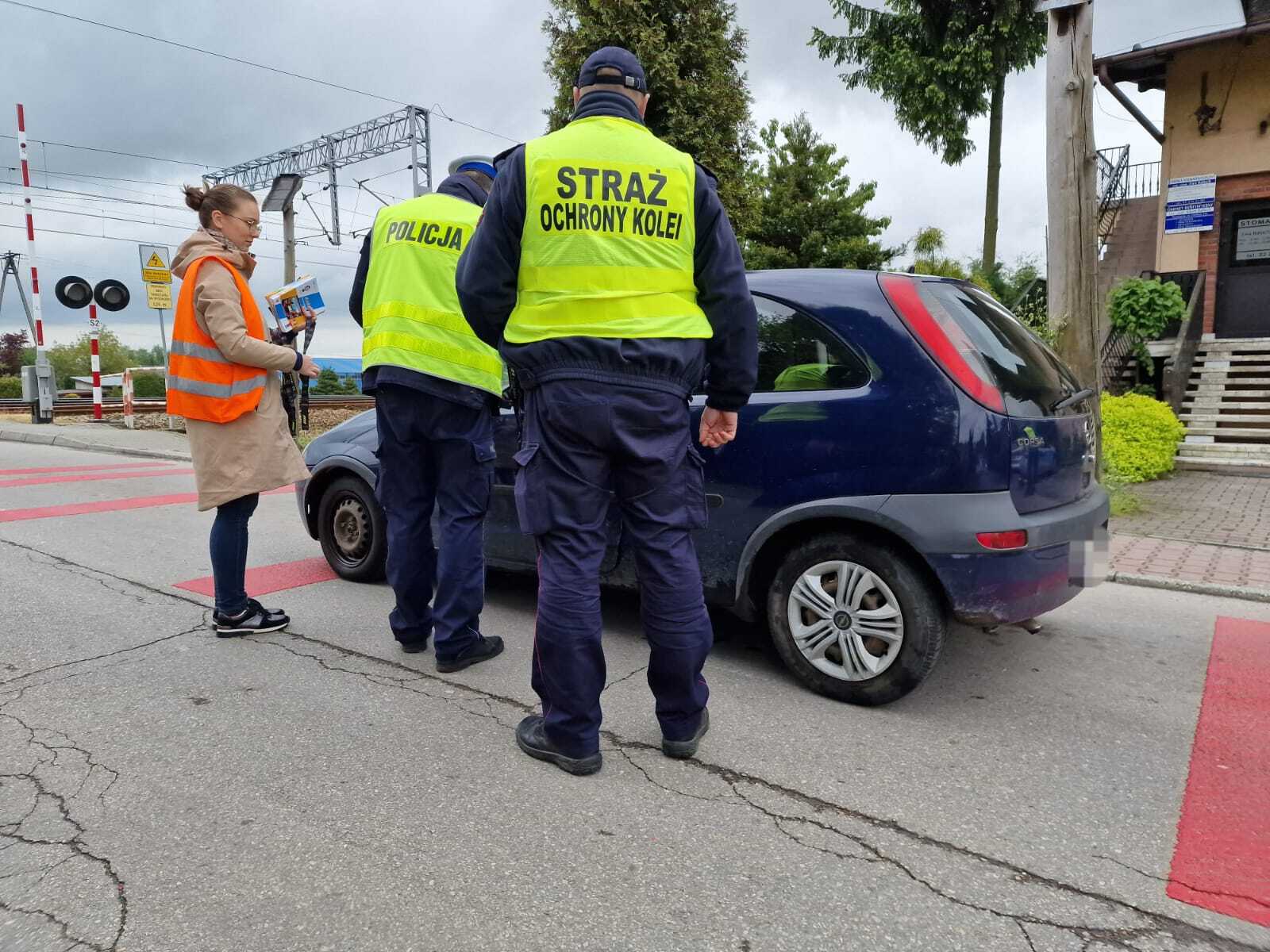 Pszczyńska Policja i Koleje Śląskie – aby na przejazdach kolejowo-drogowych było bezpiecznie