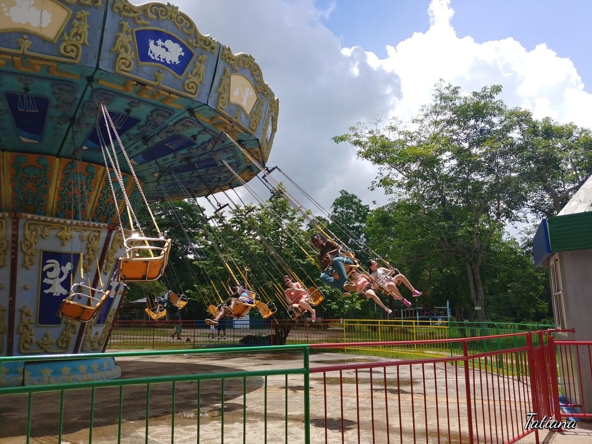 Parque Lenin w Hawanie - kubański odpowiednik Parku Śląskiego (WPKiW). Lunapark