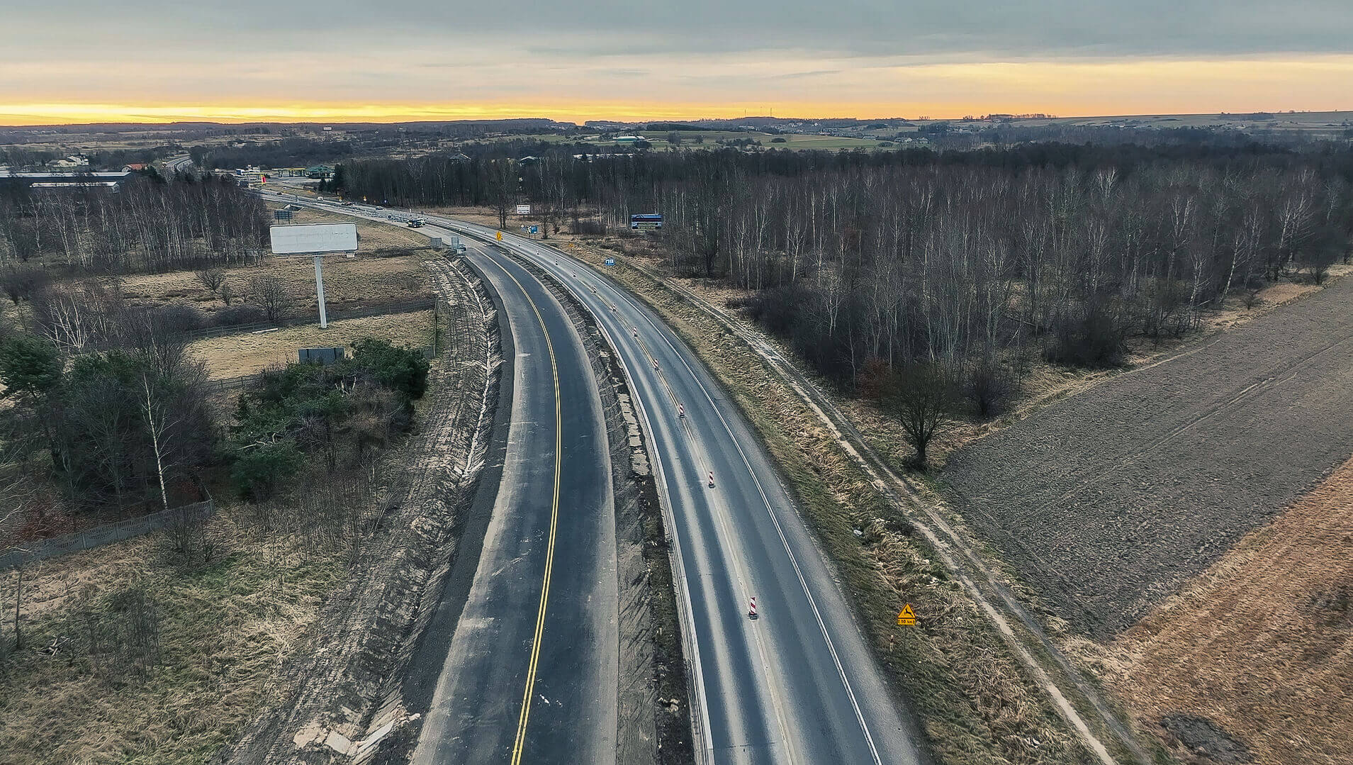 Pierwsza przebudowana jezdnia DK91 na odcinku pomiędzy Siedlcem Dużym i Koziegłowami