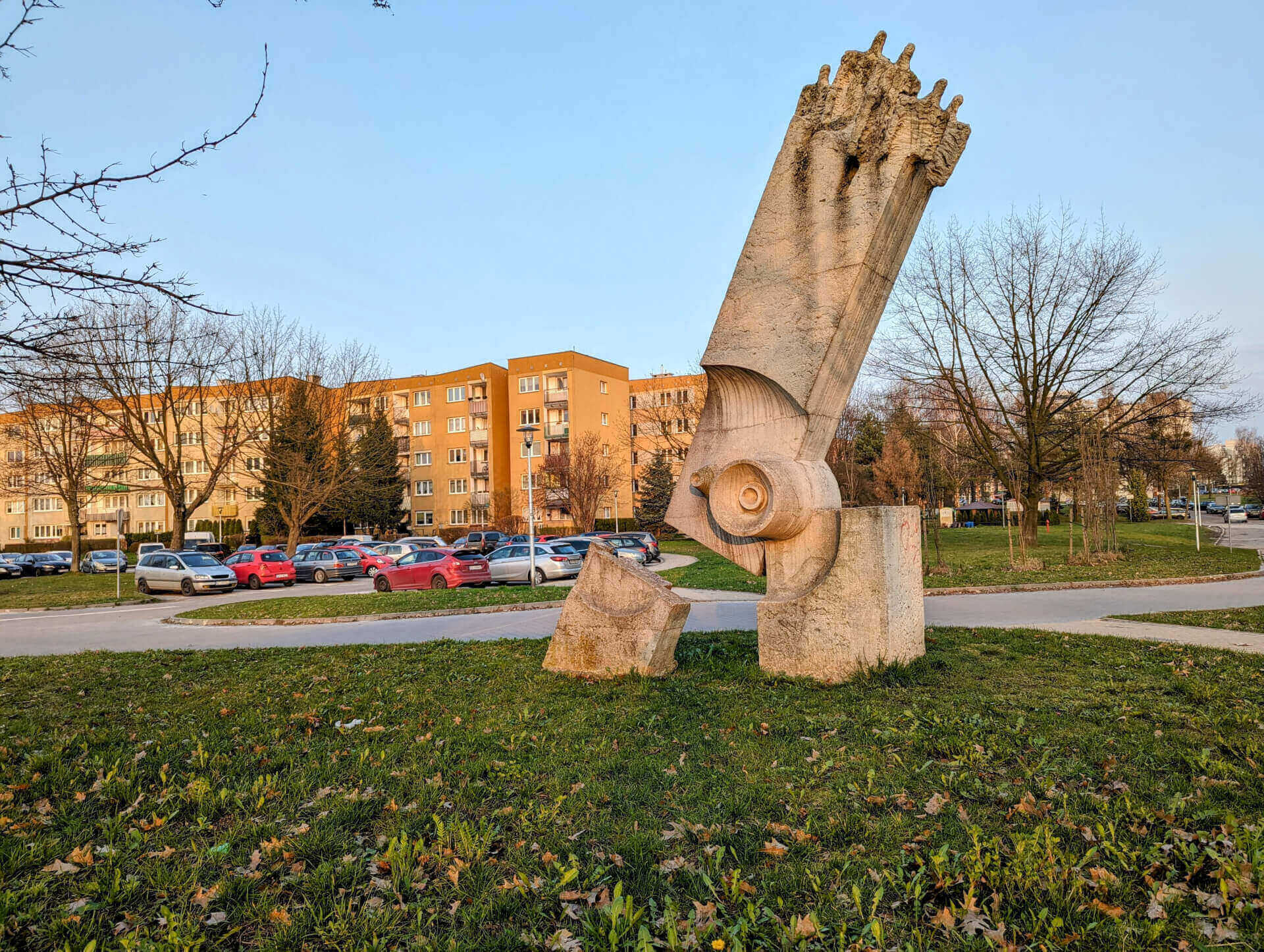 Rzeźba Kosmolot osiedle M Tychy