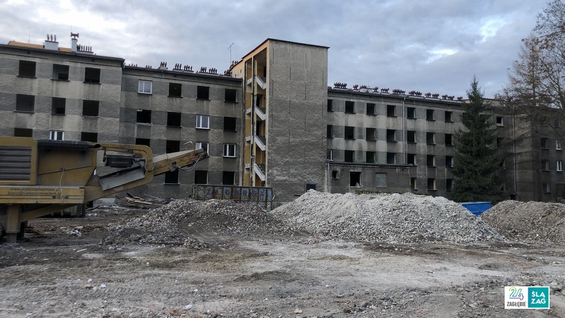 Sosnowiec. Budynki dawnego Instytutu Medycyny Pracy i Zdrowia Środowiskowego podczas rozbiórki. 18 grudnia 2024.