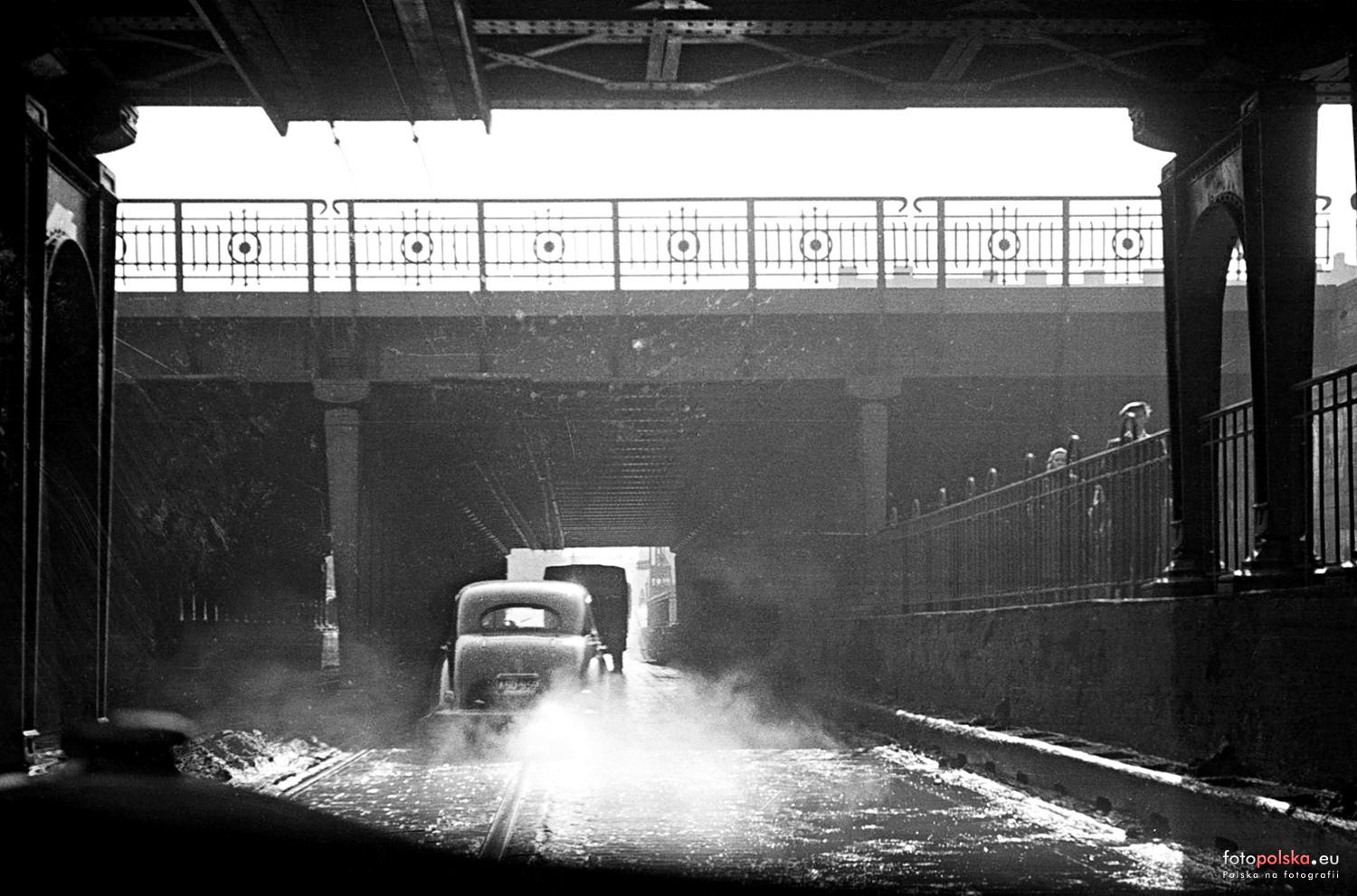 Sosnowiec. Tunel katowicki. Rok 1956. Zdjęcie zrobione pod węższym wiaduktem w stronę szerszego.