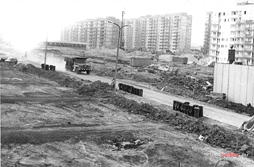 Sosnowiec. Zagórze, ulica Łomżyńska. Budowa osiedla, rok 1977.