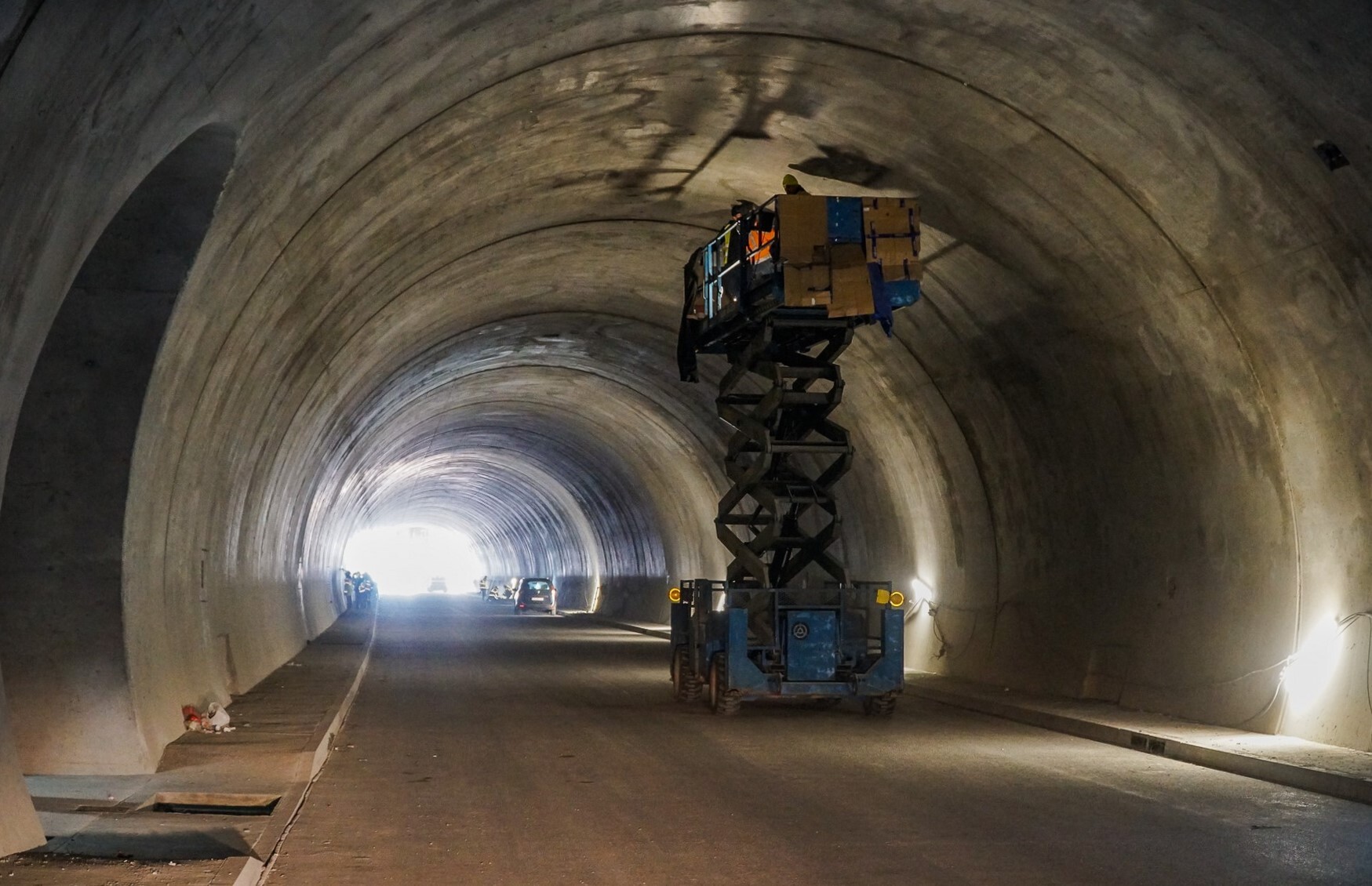 Tunel przez masyw Białożyński Groń