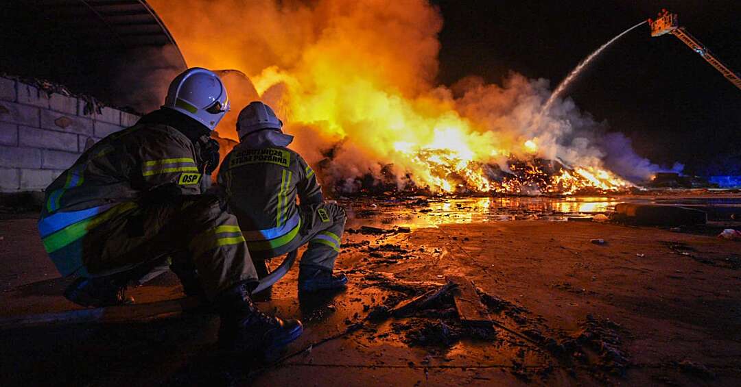 Koniecpol: Fire in a waste storage company. Firefighting operation lasted all night – Information