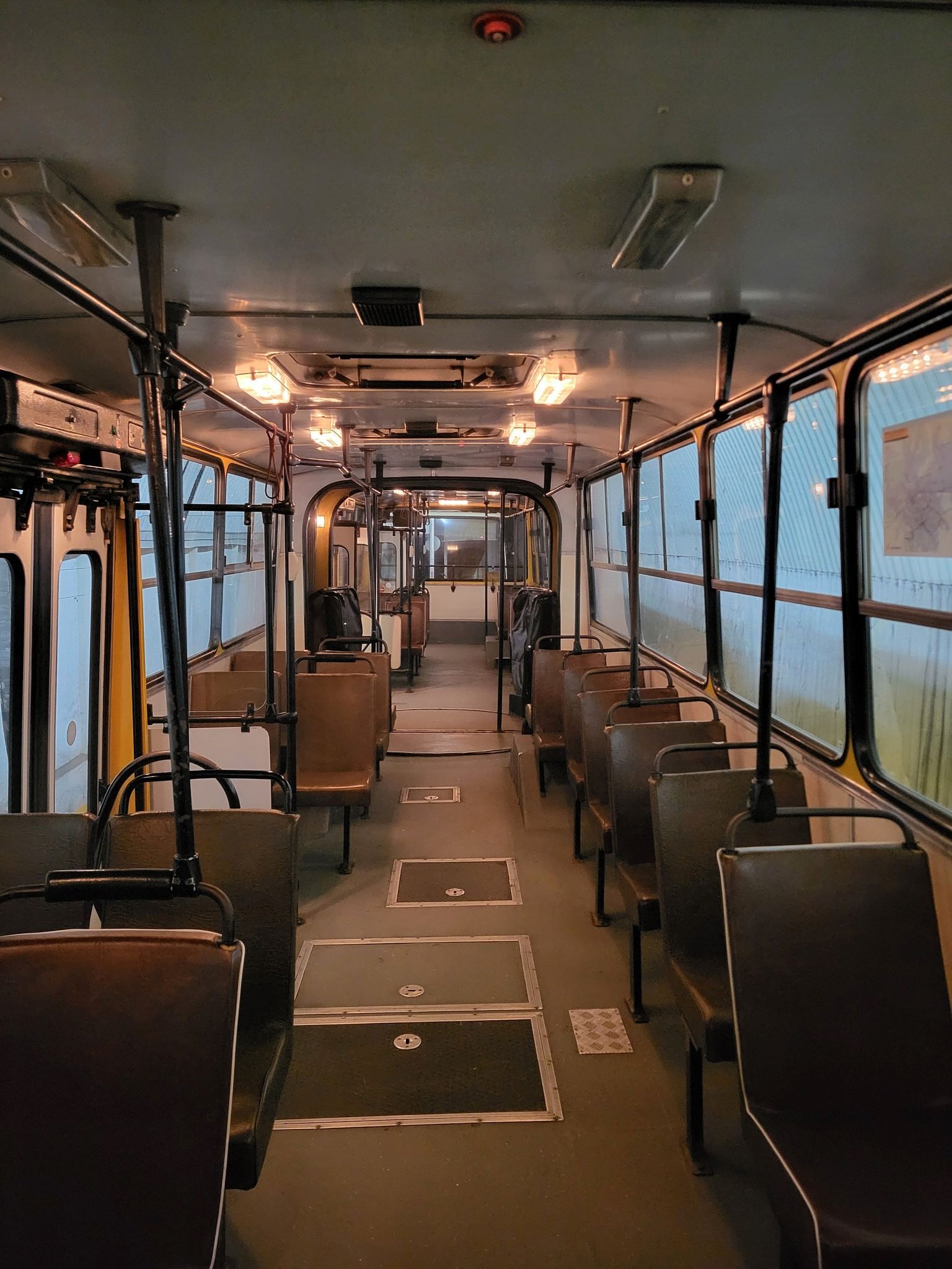 Autobus ikarus 01