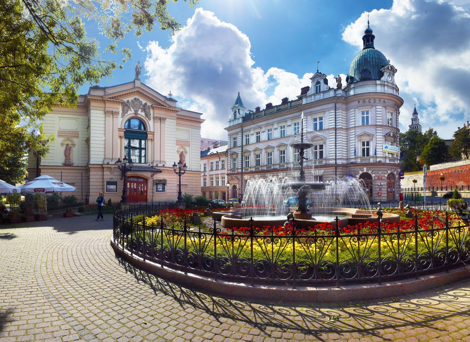 Bielsko-Biała, Teatr Polski i budynek poczty. Fot.Tomasz Renk, Śląskie Travel