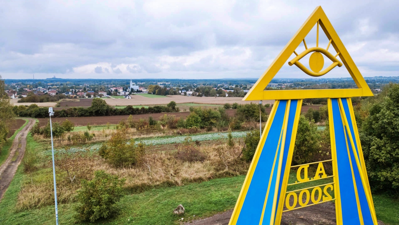 Brama Trzeciego Tysiąclecia. W dodatku na Smutnej Górze. To po prostu Chełm Śląski