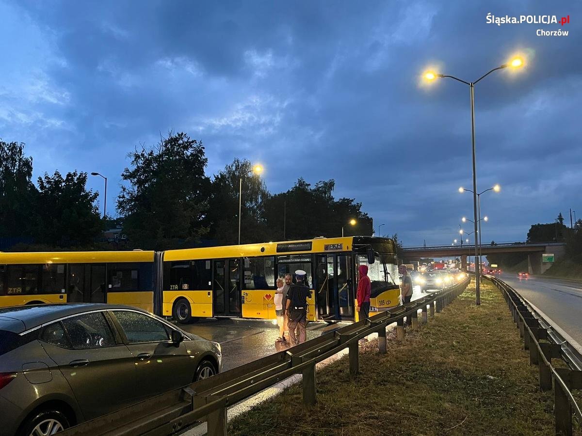 DTŚ Chorzów, autobus blokował ruch