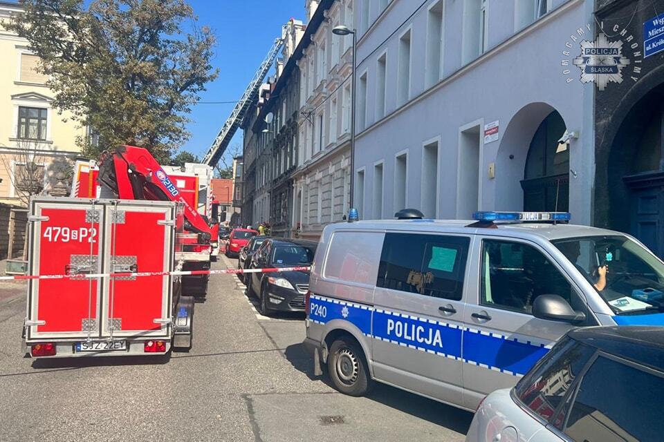 Straż pożarna i policja przy ul. Królowej Bony w Gliwicach