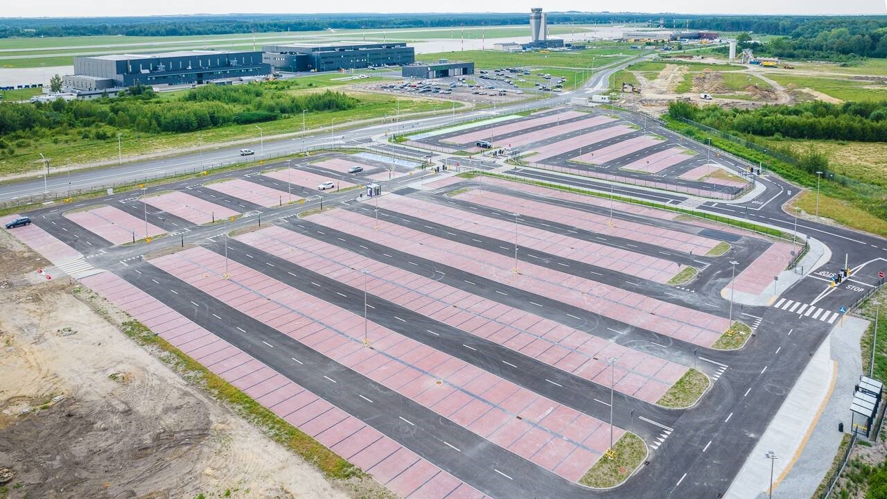 Nowy parking p4 katowice airport 02