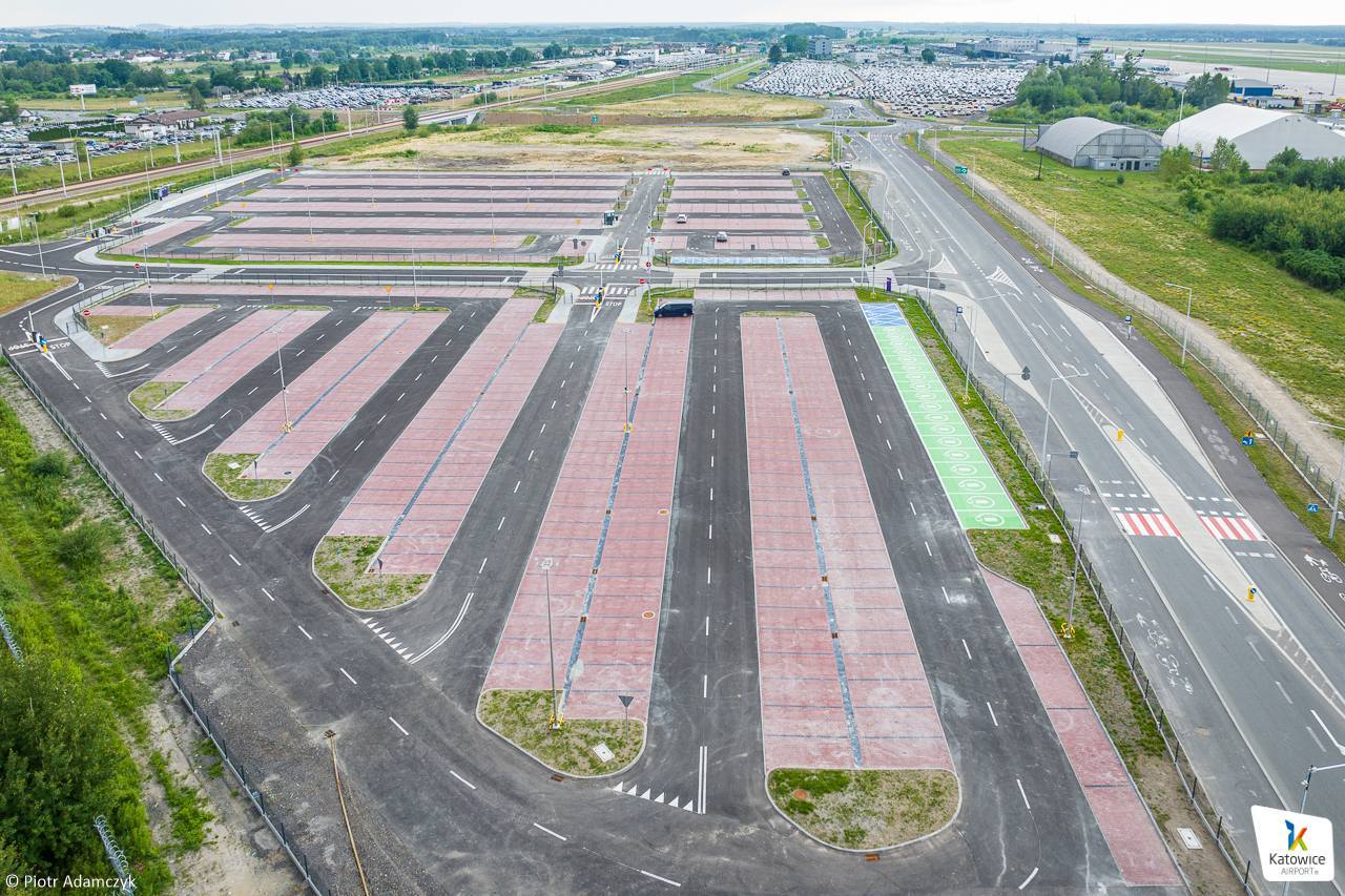 Nowy parking p4 katowice airport 04