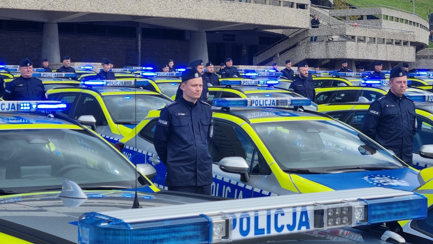 Policja nowe radiowozy 17