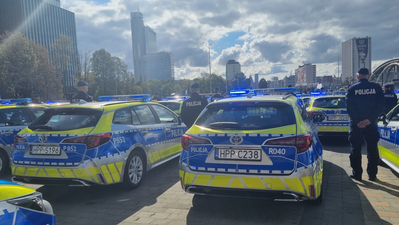 Policja nowe radiowozy 23