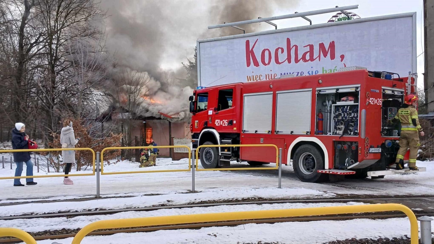 Pożar przy Parku Śląskim. Wstrzymano ruch tramwajów między Katowicami i Bytomiem