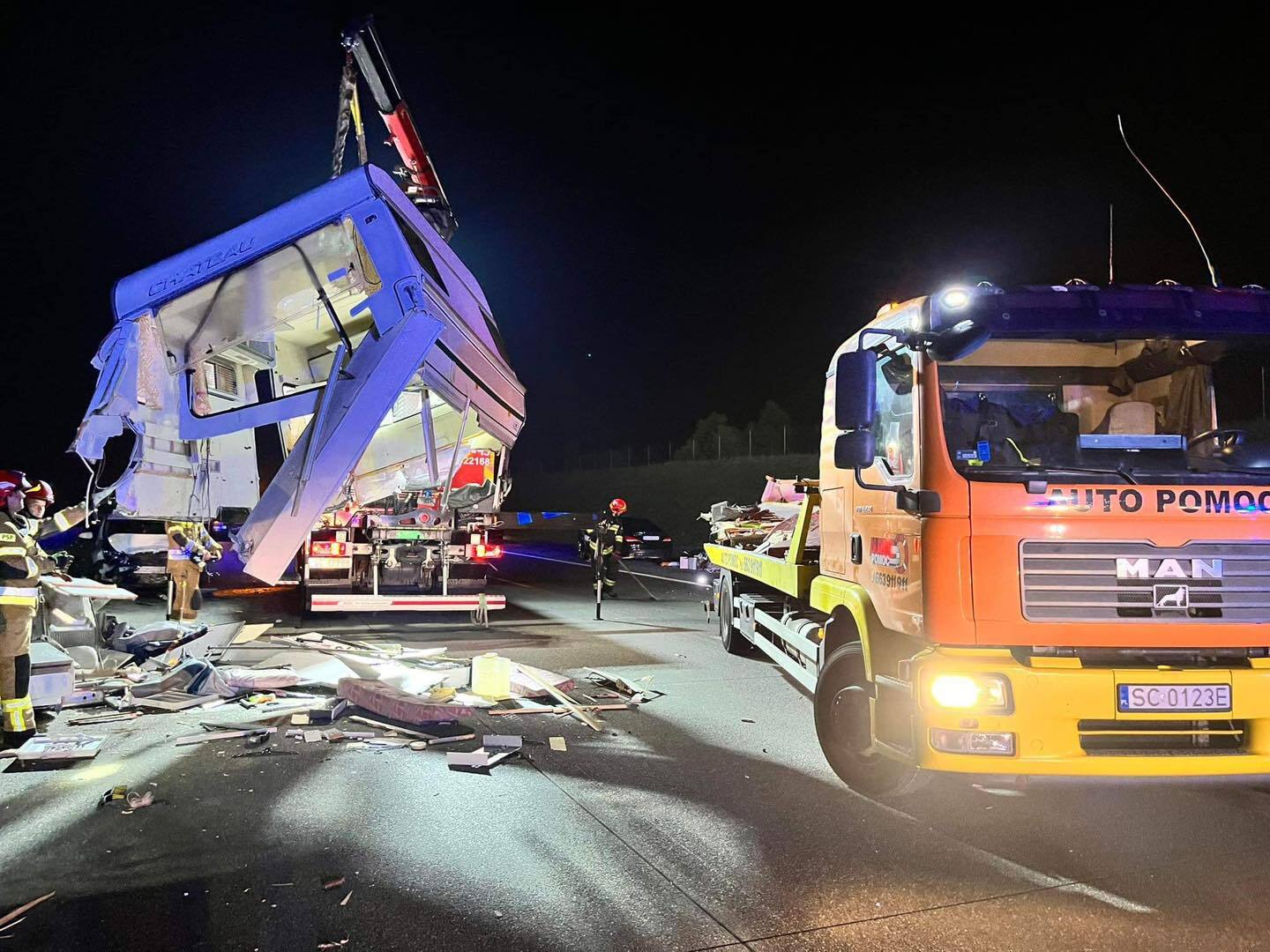 Wypadek przyczepa kempingowa mykanow a1 06